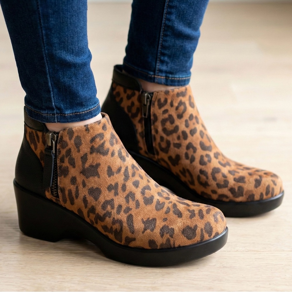 Alegria Sloan Leopard Print Suede Ankle Boots Wedge Booties Comfy 7 US 37EU EUC